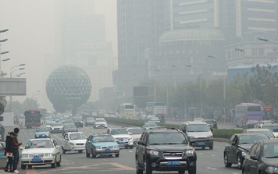 5 Chinese cities limit car sales to control smog